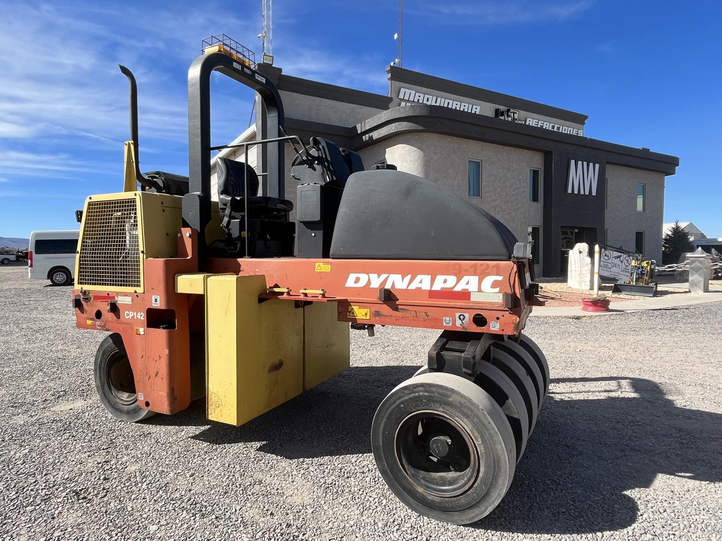 ./imagenes/INVOICE/2019/17352/COMPACTADOR NEUMATICO DYNAPAC CP142 (1).JPG